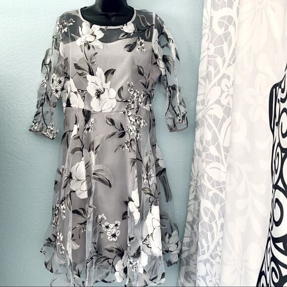 Gray Floral Organza A-Line Dress Size XL - Picture 3 of 11